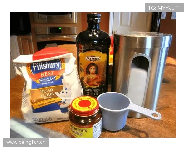 贝林厄姆家的冰箱里只放蛋白粉和矿泉水